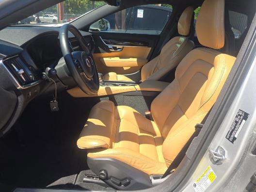 Used 2017 Volvo S90 T6 Momentum w/ Vision Package image 3