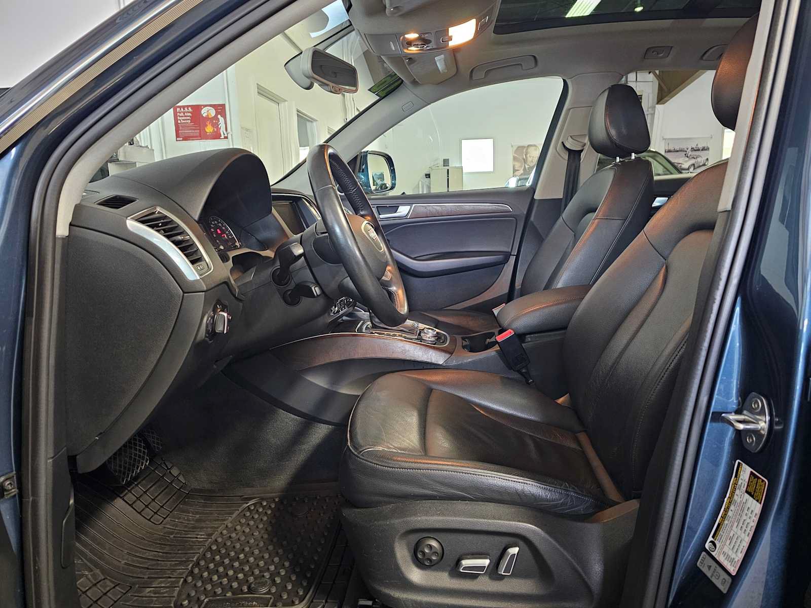 Used 2016 Audi Q5 2.0T Premium Plus w/ Technology Package AWD/4WD image 22