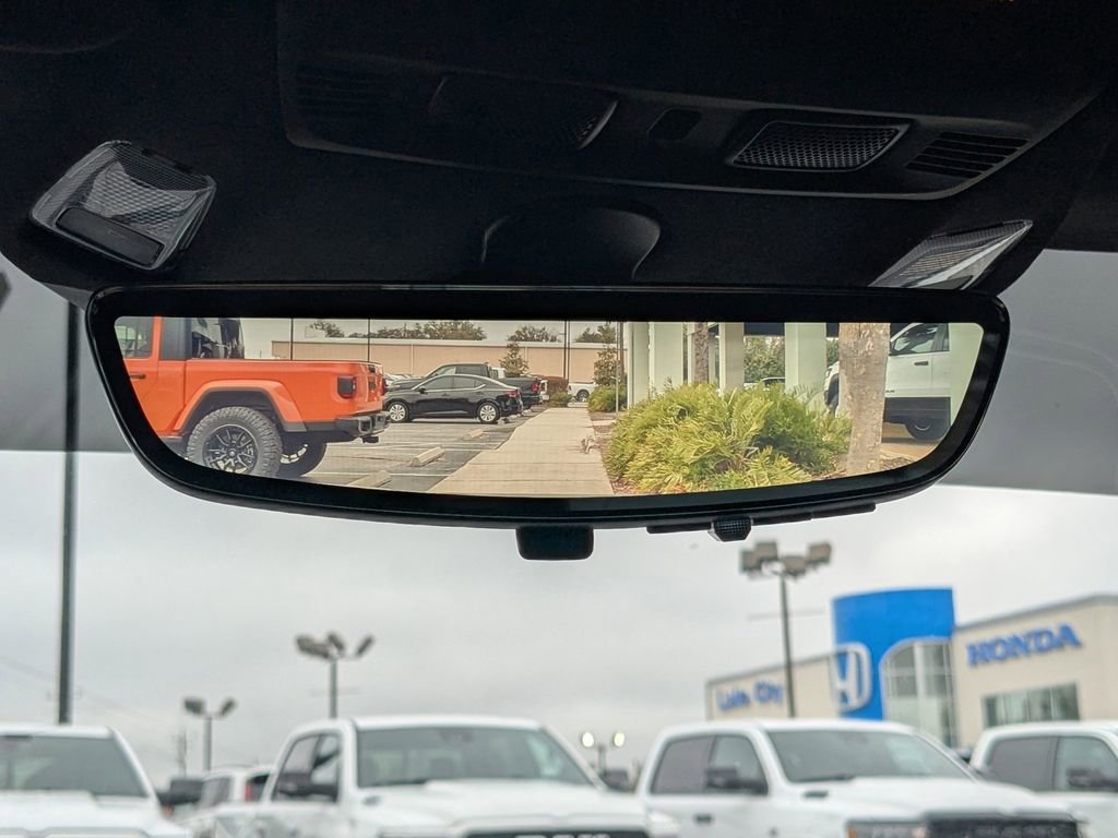 Used 2023 Chevrolet Corvette Stingray Premium Conv w/ Z51 Performance Package image 24