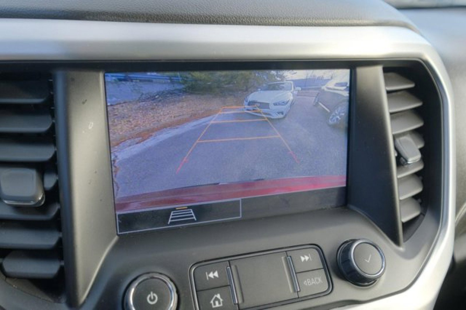 Used 2022 GMC Acadia SLE w/ Driver Convenience Package image 21