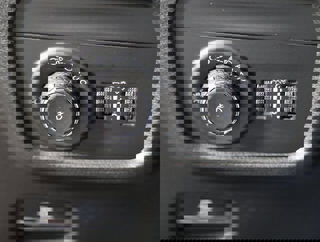 New 2025 Jeep Grand Cherokee Limited w/ Black Appearance Package image 27