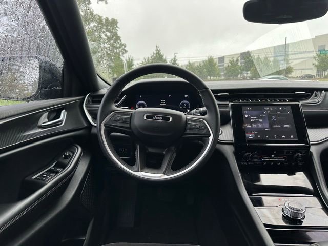 Used 2023 Jeep Grand Cherokee Altitude image 21