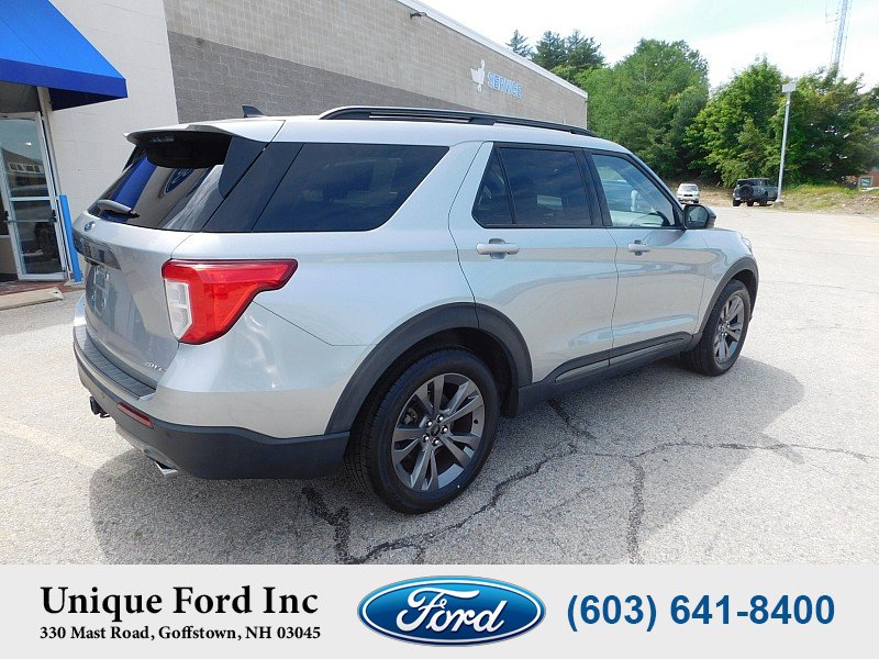 Used 2023 Ford Explorer XLT w/ Equipment Group 202A AWD/4WD image 8