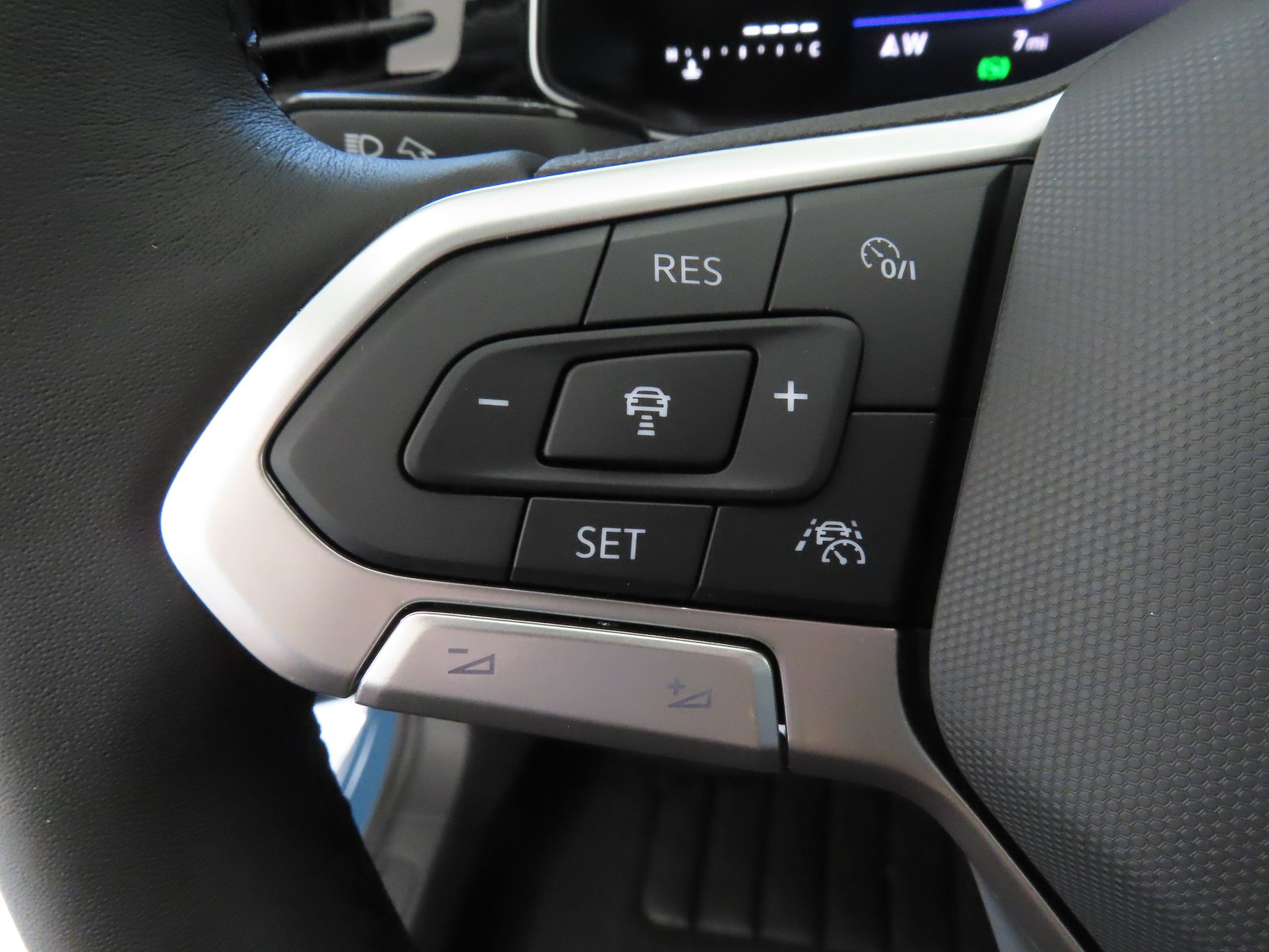 New 2026 Volkswagen Jetta SE FWD image 12