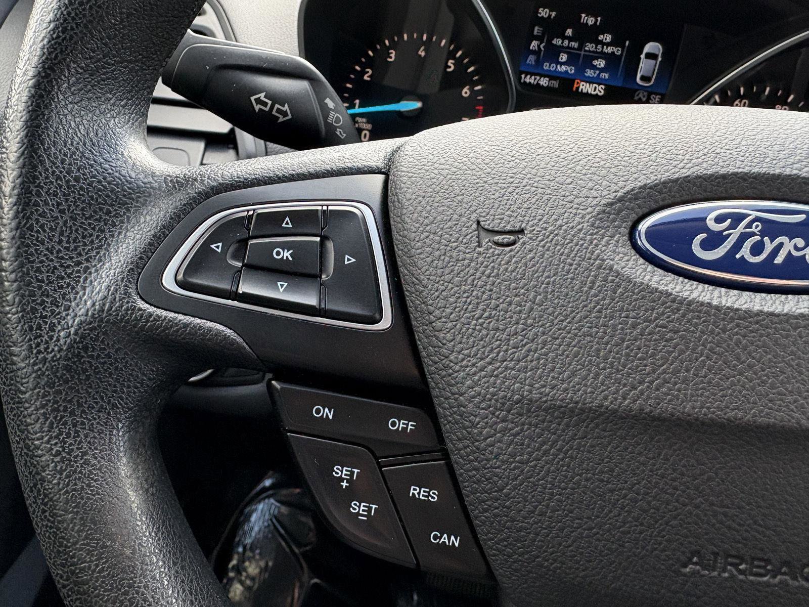 Used 2018 Ford Escape SE image 11