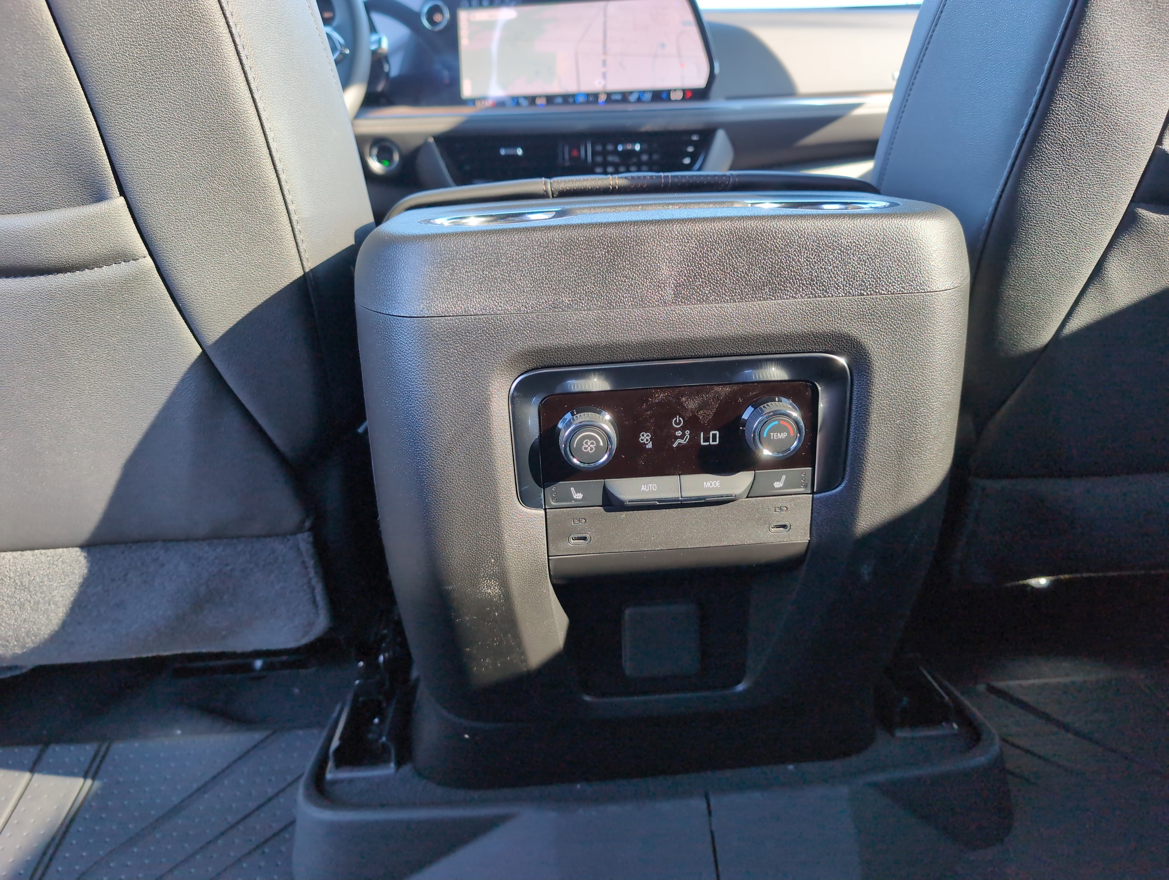 New 2026 Chevrolet Suburban High Country w/ LPO, Illumination Package image 28