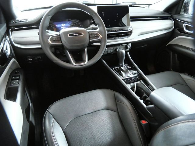 Used 2023 Jeep Compass Limited AWD/4WD image 4