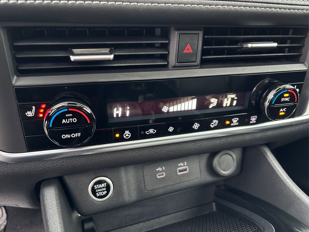 Used 2023 Nissan Rogue SV w/ SV Premium B Package image 31