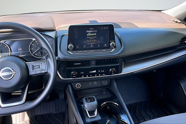 Used 2023 Nissan Rogue SV AWD/4WD image 10