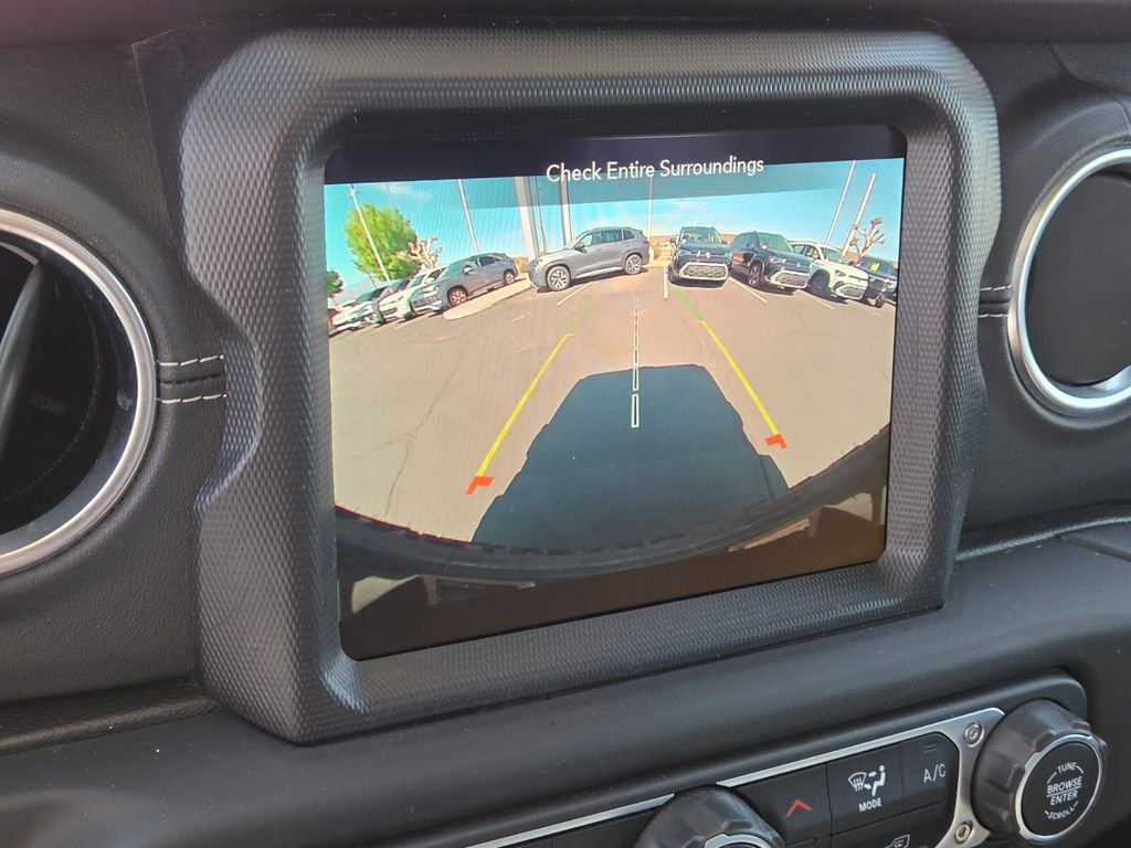 Used 2023 Jeep Wrangler Unlimited Sahara image 15