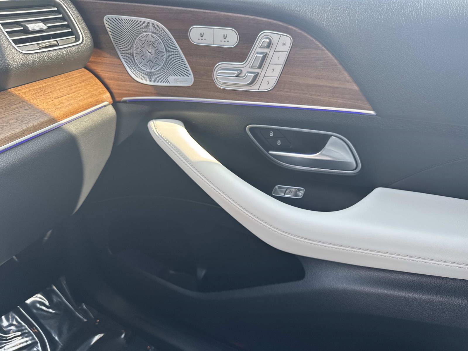 Certified 2025 Mercedes-Benz GLE 450e 4MATIC image 19