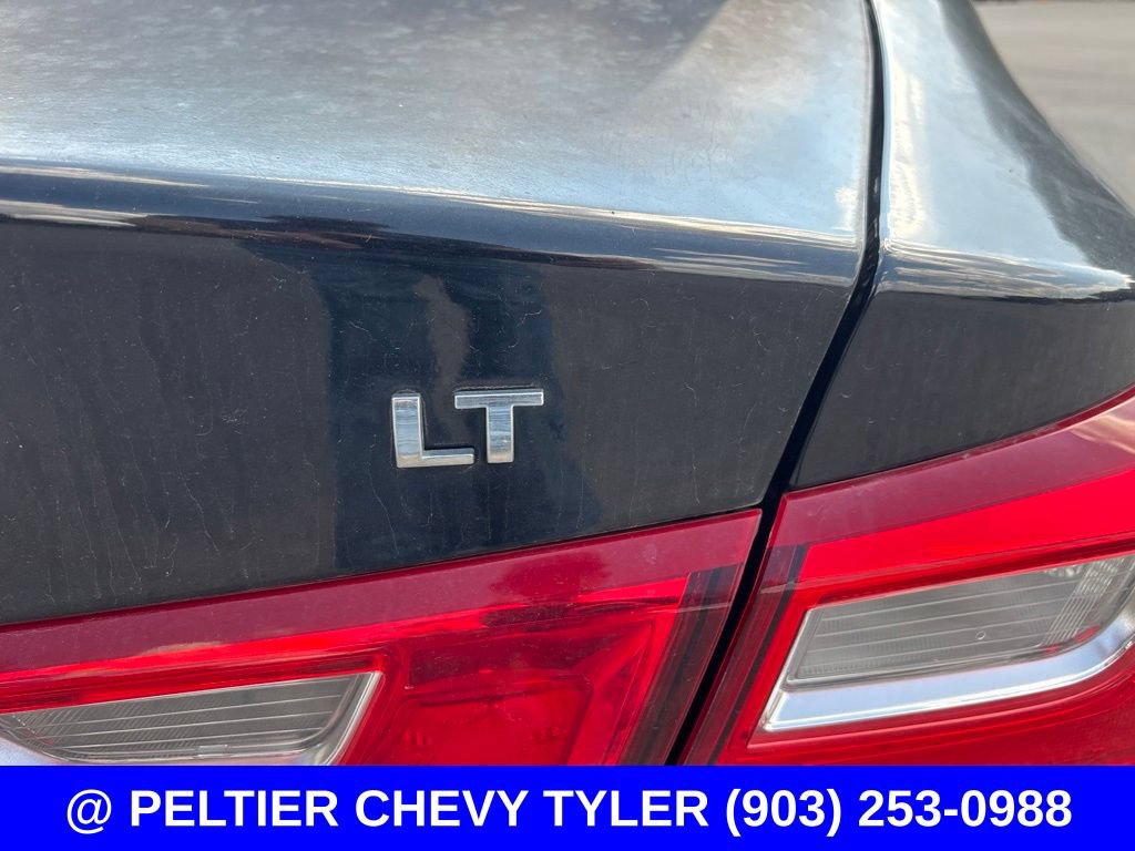 Used 2017 Chevrolet Malibu LT FWD image 9