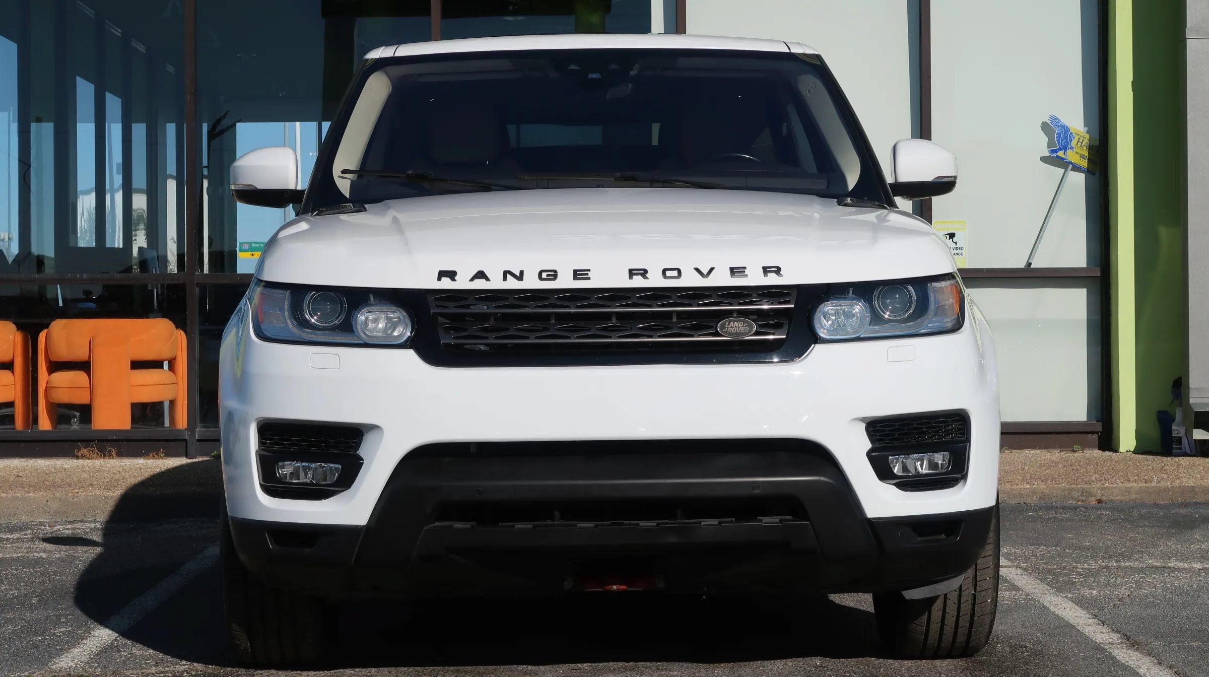 Used 2017 Land Rover Range Rover Sport SE AWD/4WD image 2