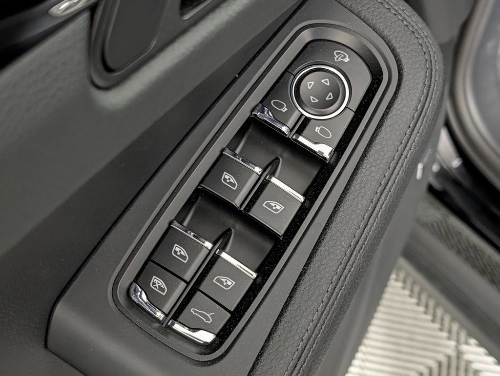 New 2026 Porsche Macan image 27