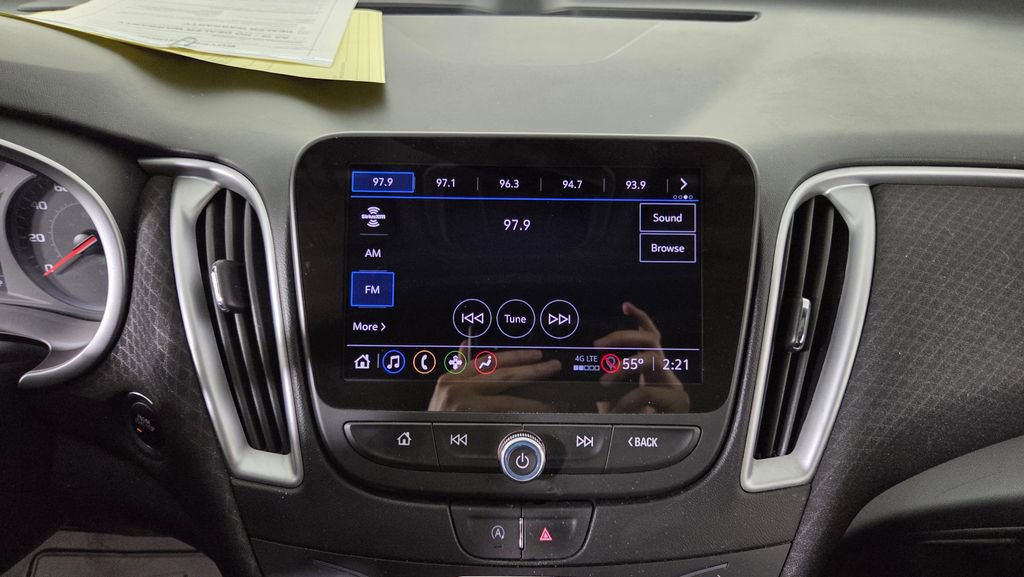 Used 2023 Chevrolet Malibu LT FWD image 21