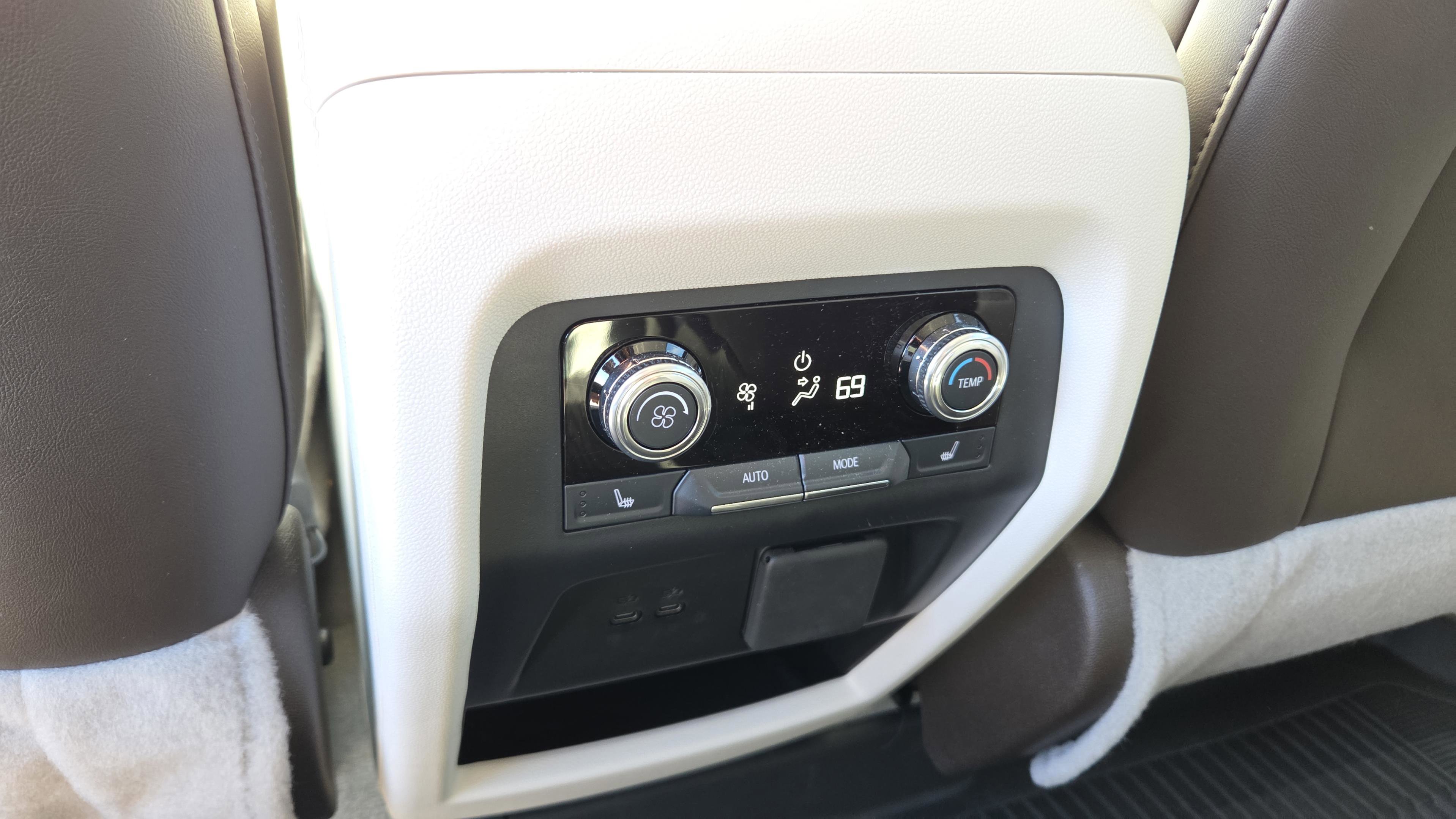 Used 2024 GMC Acadia Denali w/ Super Cruise Package image 14