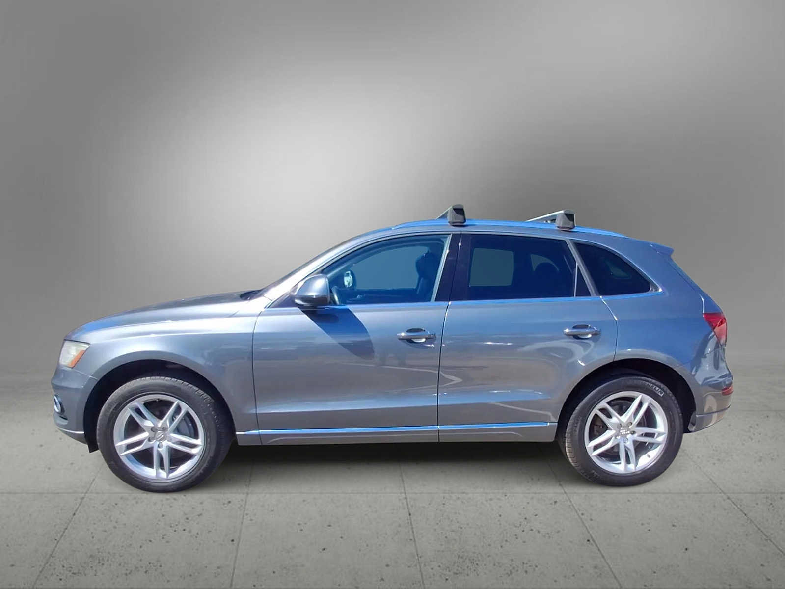Used 2017 Audi Q5 2.0T Premium Plus w/ Technology Package AWD/4WD image 5