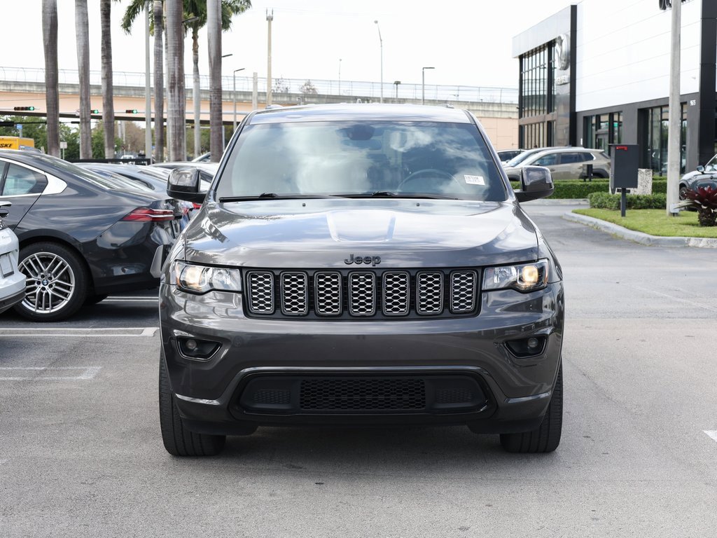 Used 2021 Jeep Grand Cherokee Laredo X image 3