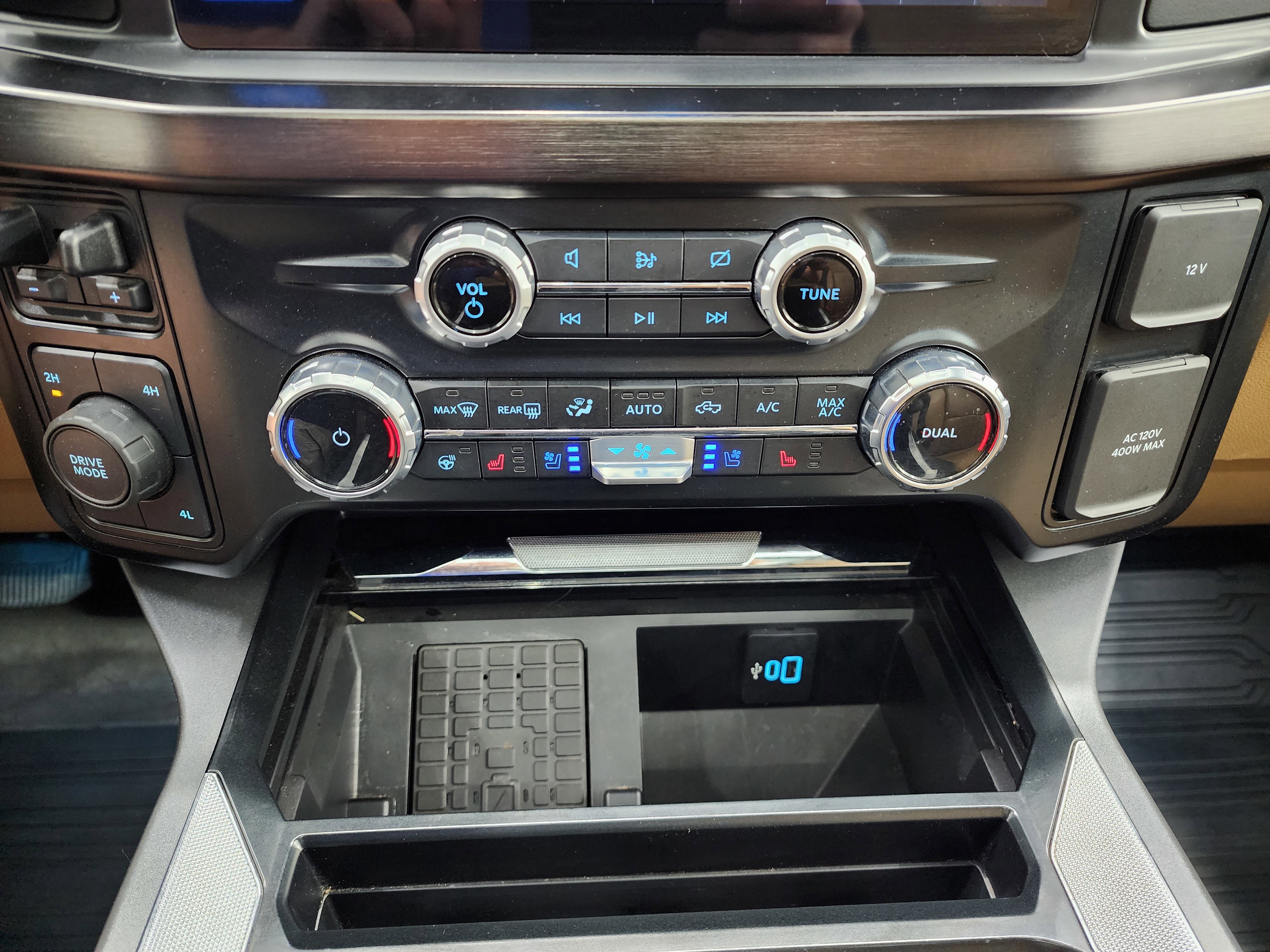 Used 2023 Ford F450 Lariat w/ Lariat Ultimate Package AWD/4WD image 19