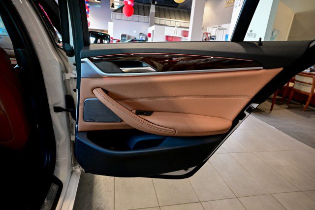 Used 2020 BMW 530i w/ Convenience Package image 24