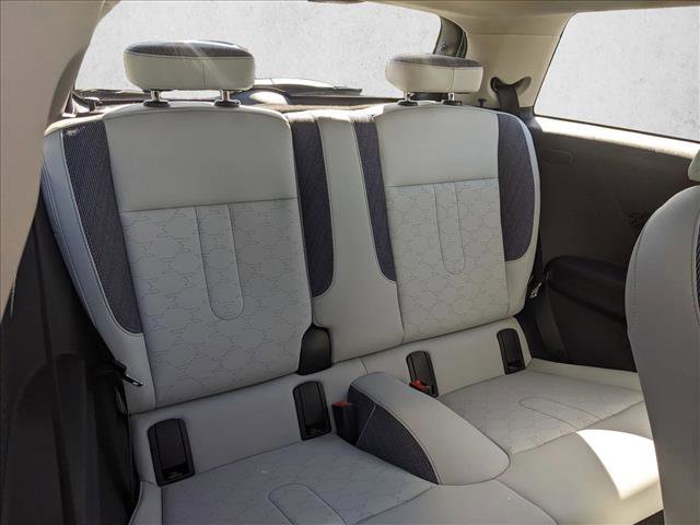 Certified 2025 MINI Cooper 2-Door Hardtop FWD image 18