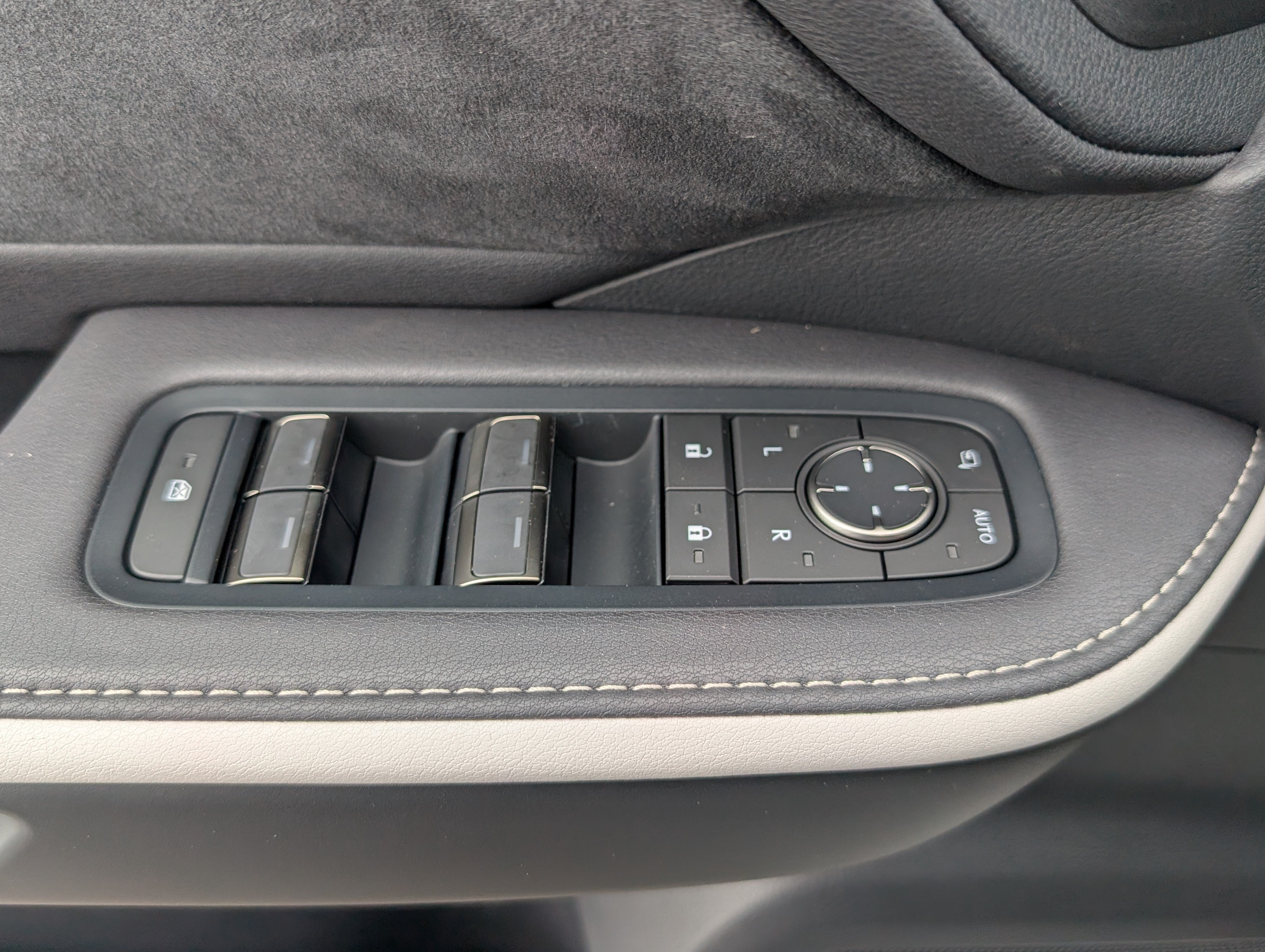 New 2026 Lexus TX 500h AWD w/ Technology Package image 18
