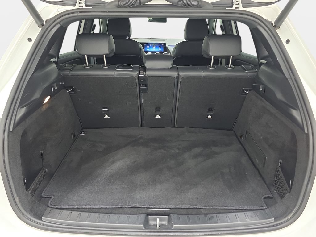 Used 2025 Mercedes-Benz GLA 250 4MATIC image 32