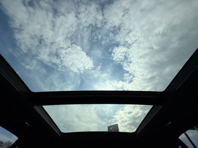 Used 2024 Mercedes-Benz GLE 350 4MATIC image 17