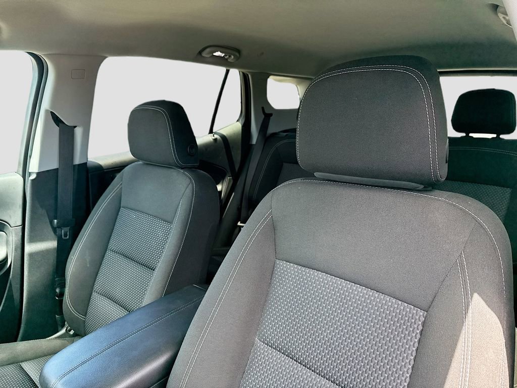 Used 2024 GMC Terrain SLE FWD image 12