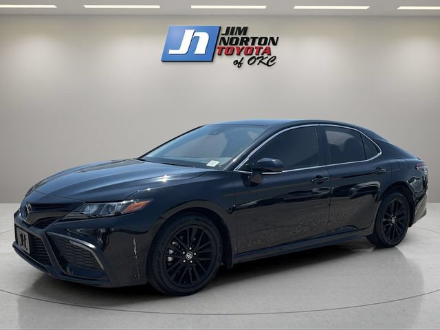 Used 2024 Toyota Camry SE FWD image 1