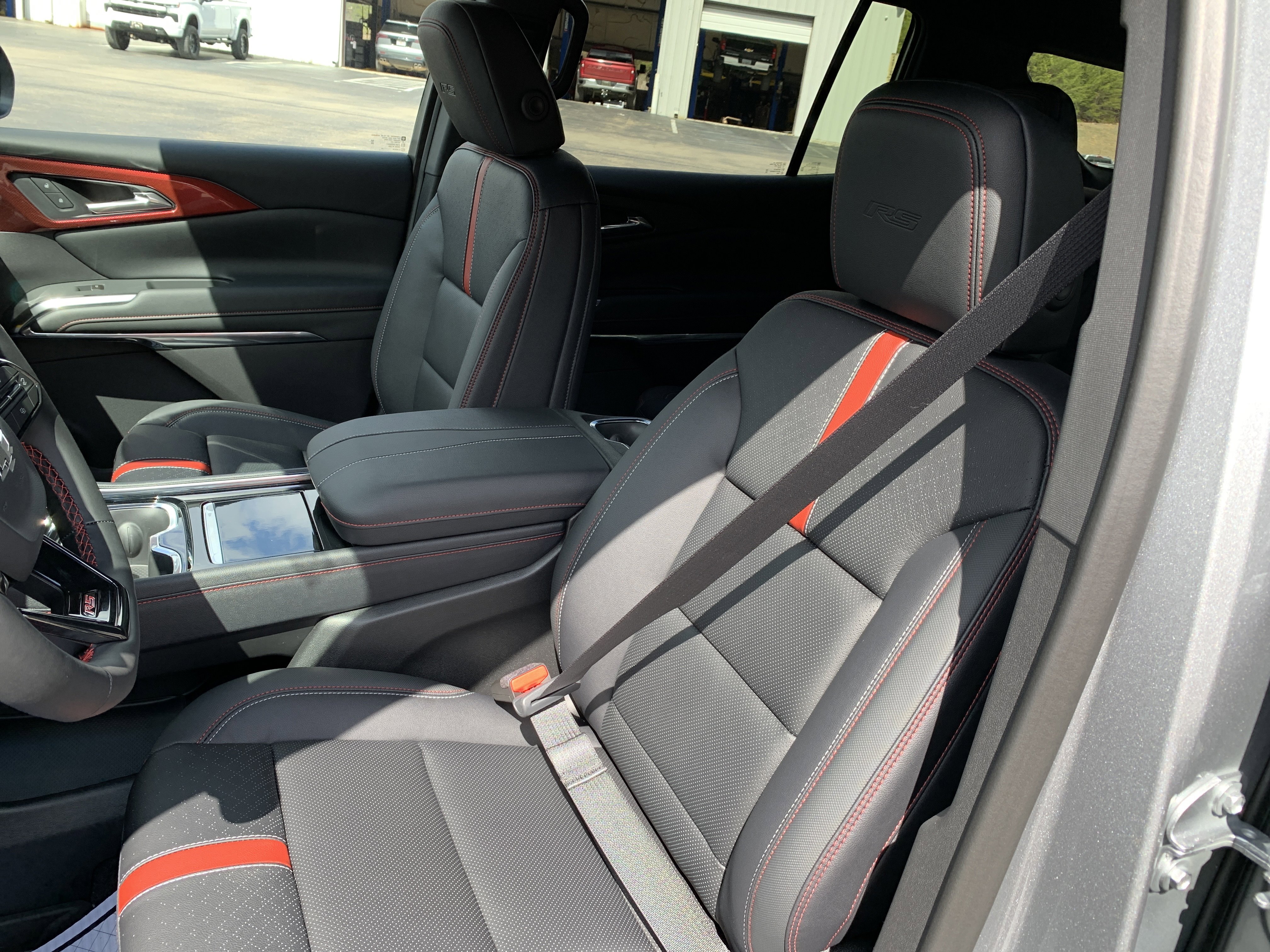 New 2026 Chevrolet Traverse RS w/ LPO, Floor Liner Package image 12