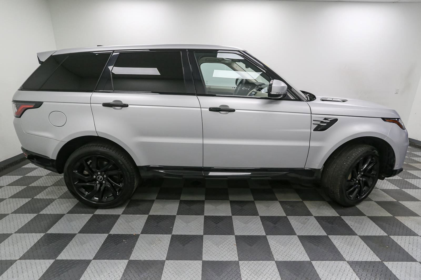Used 2019 Land Rover Range Rover Sport HSE image 8