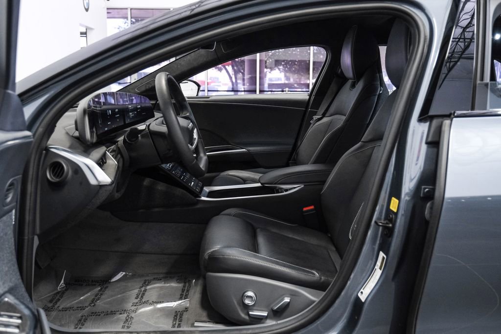 Used 2024 Lucid Air Touring image 4