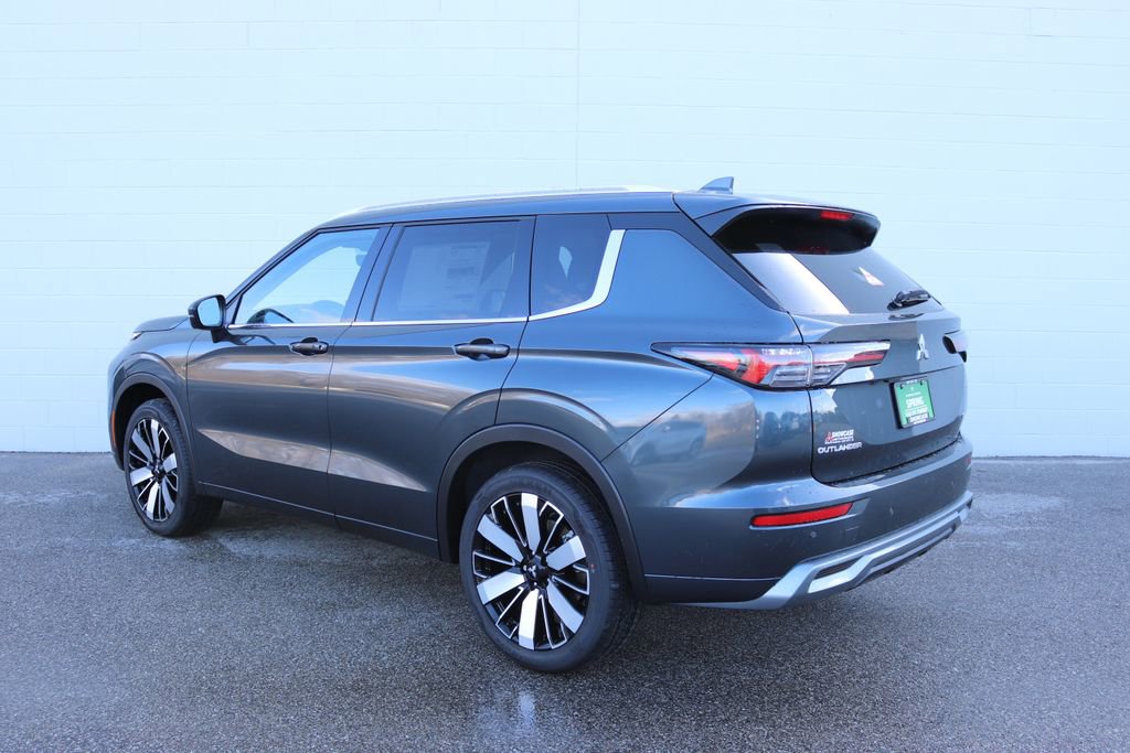 New 2026 Mitsubishi Outlander SEL image 3