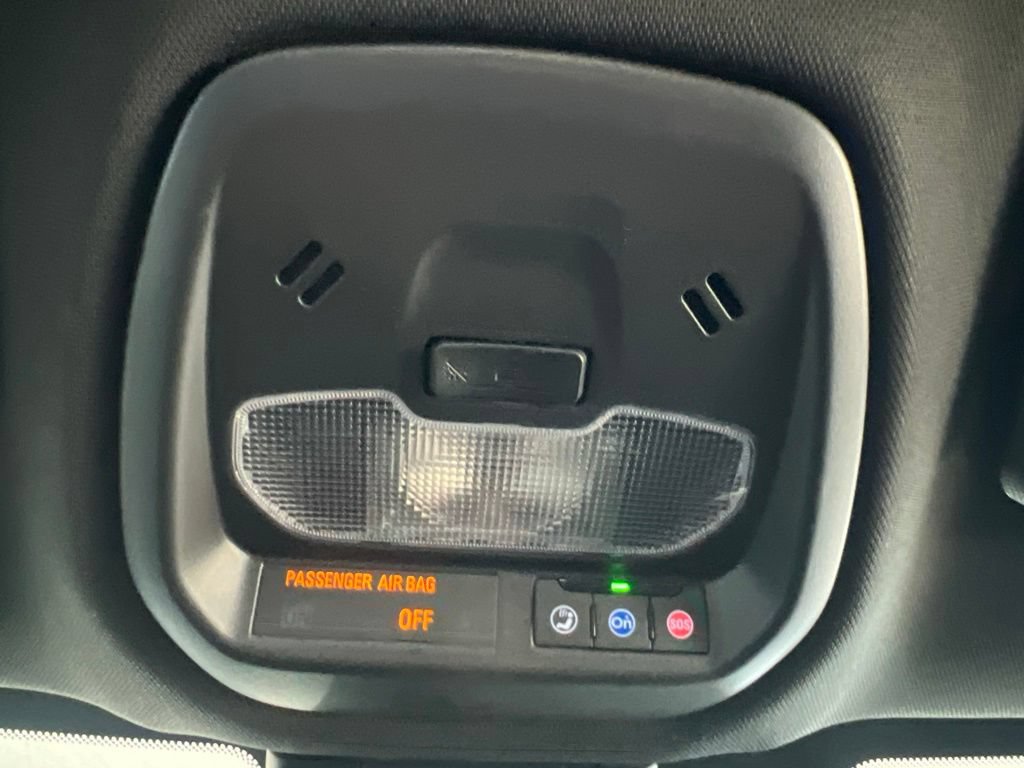 Used 2025 Buick Envista Preferred FWD image 59