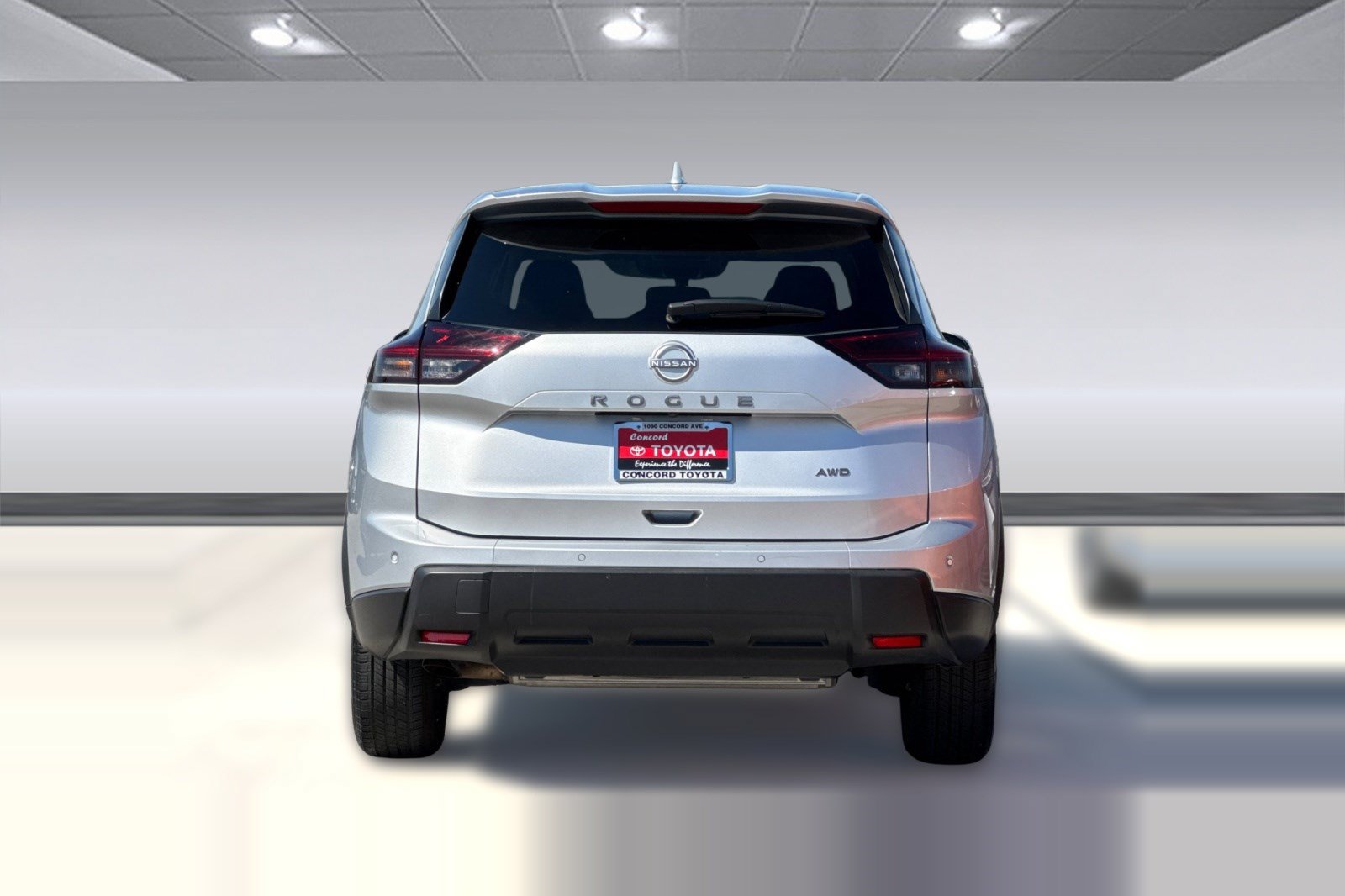 Used 2025 Nissan Rogue SV AWD/4WD image 10