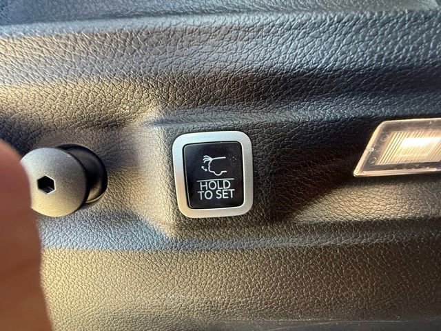 Used 2022 Jeep Grand Cherokee L Limited image 16