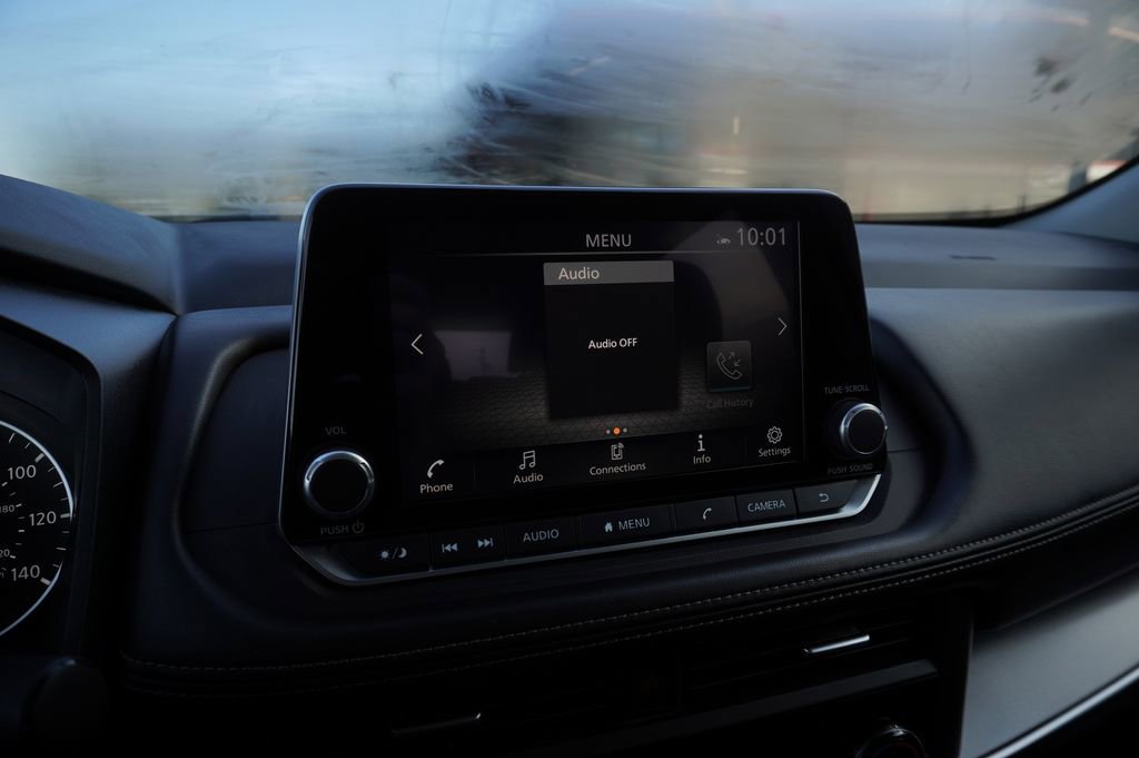 Used 2024 Nissan Rogue SV image 16