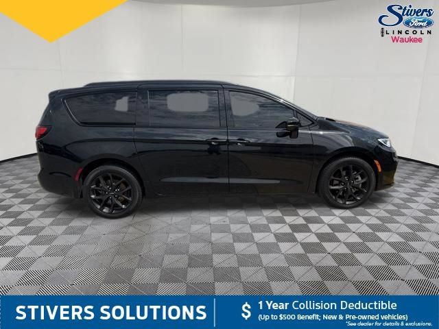Used 2023 Chrysler Pacifica Touring-L w/ S Appearance Package AWD/4WD image 5
