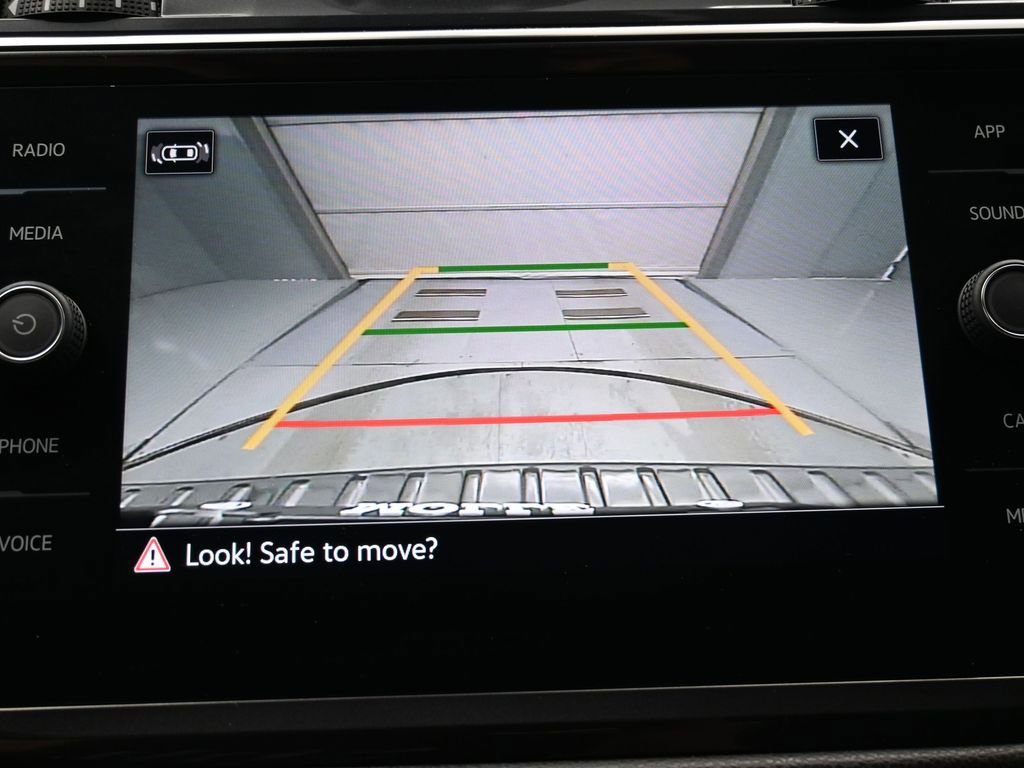 Used 2023 Volkswagen Tiguan SE R-Line image 21