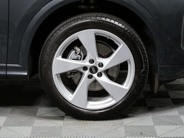 Used 2025 Audi Q5 Premium Plus w/ Premium Plus AWD/4WD image 39