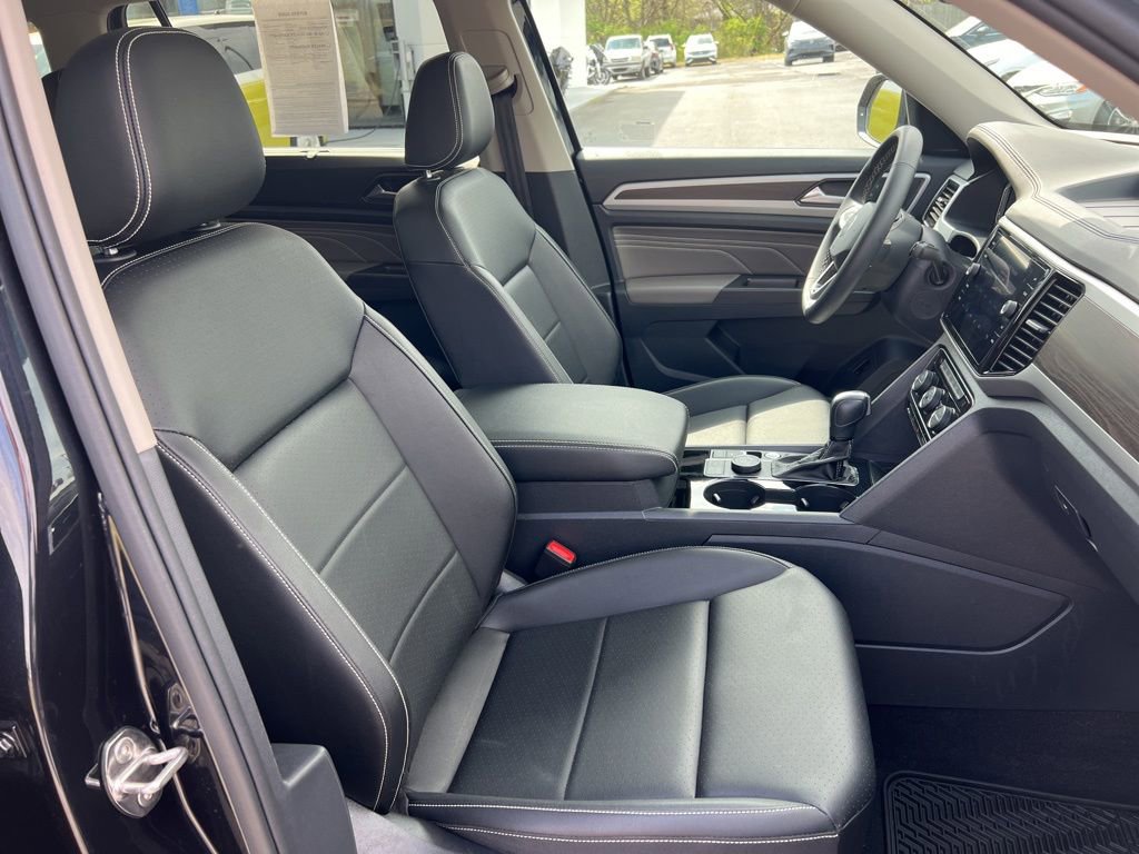 Certified 2023 Volkswagen Atlas SE w/ Panoramic Sunroof Package image 24