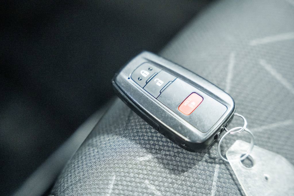 Used 2025 Toyota RAV4 XLE image 43