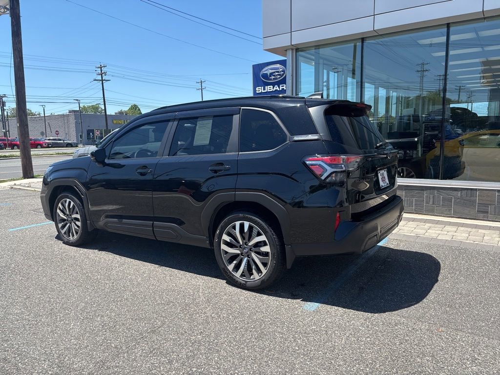 Used 2025 Subaru Forester Touring AWD/4WD image 10