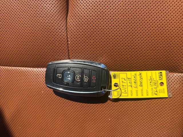 Used 2018 Lincoln Navigator Reserve w/ Technology Package AWD/4WD image 45