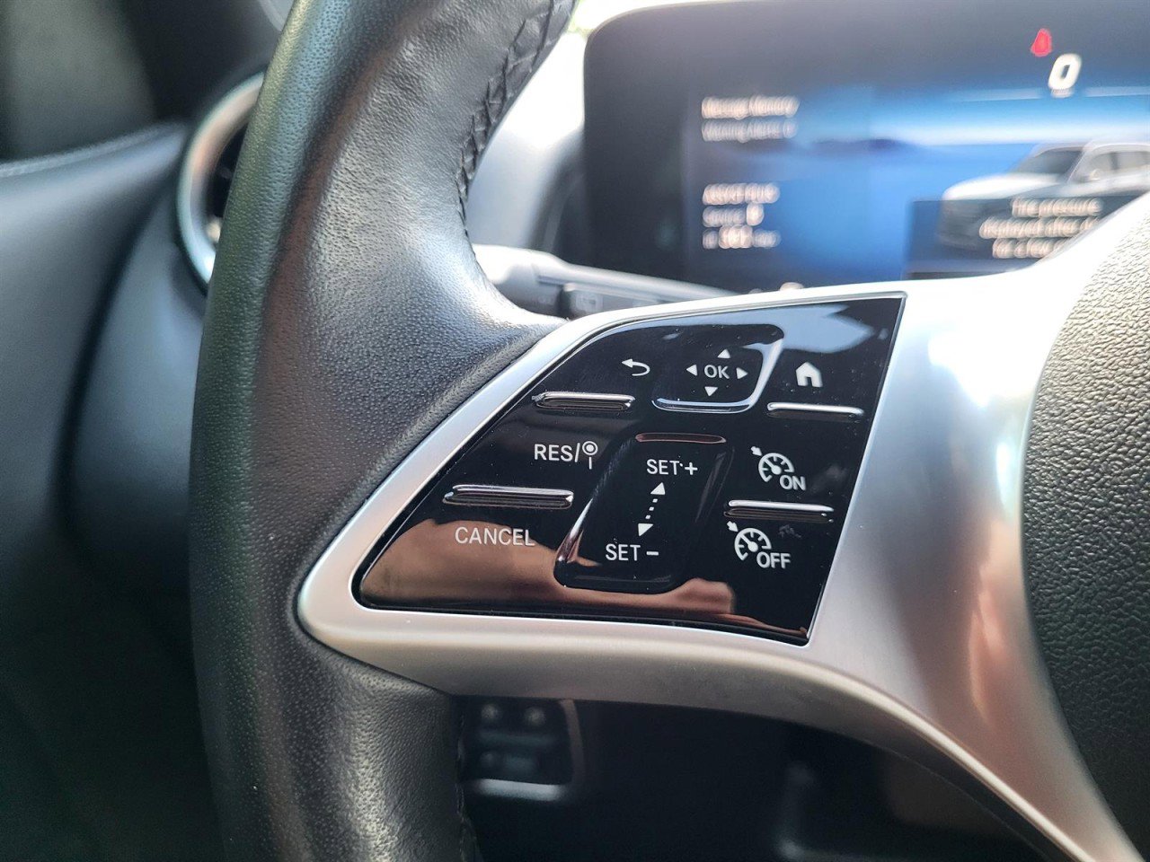 Used 2025 Mercedes-Benz GLB 250 image 21