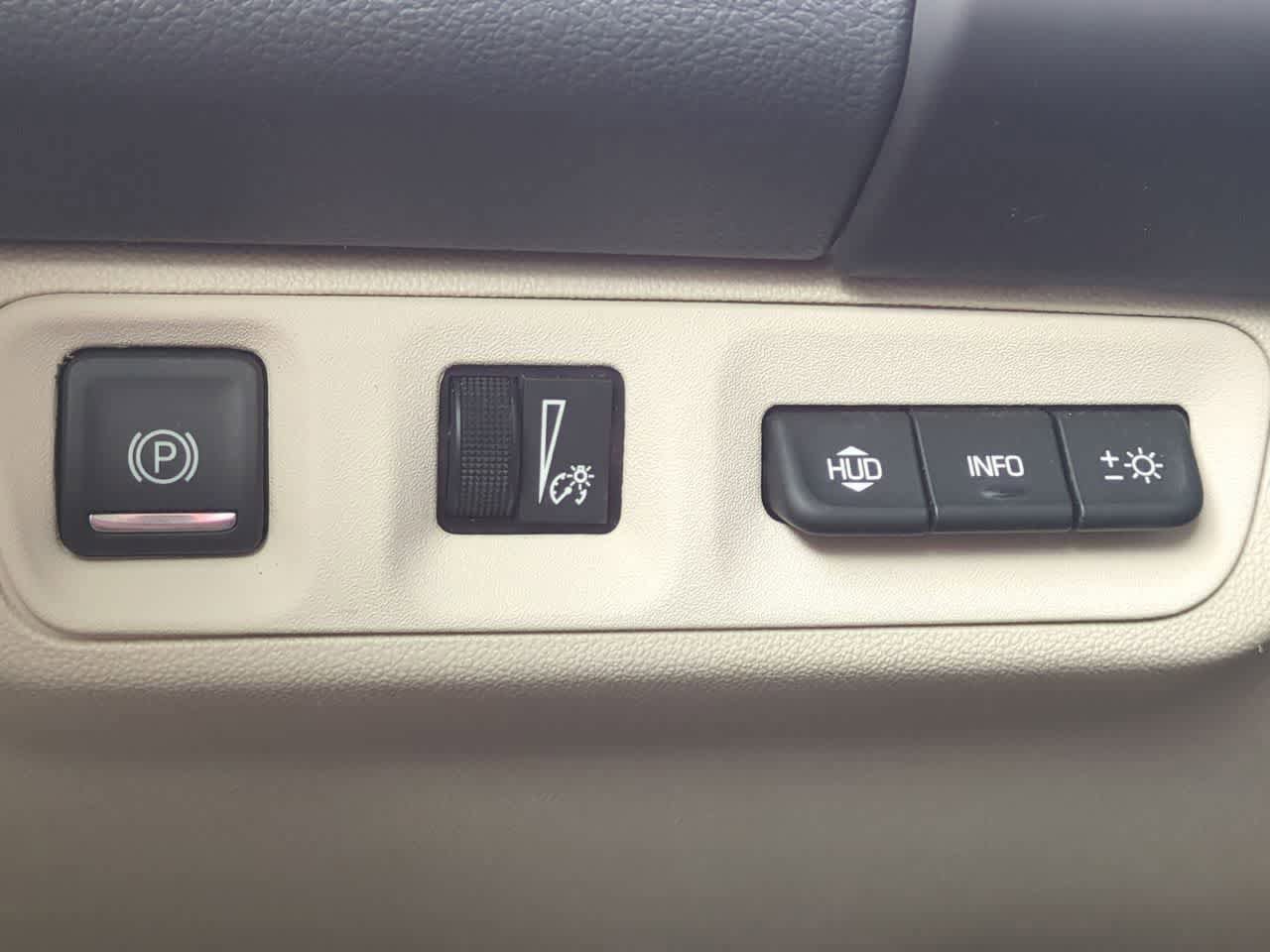 Used 2022 GMC Acadia Denali w/ Denali Technology Package FWD image 17