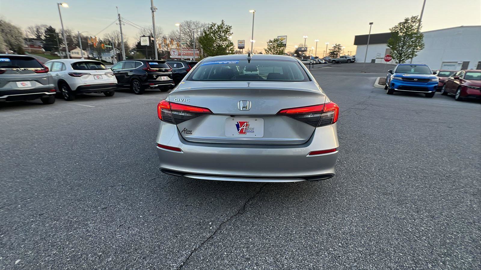 Used 2023 Honda Civic EX image 5