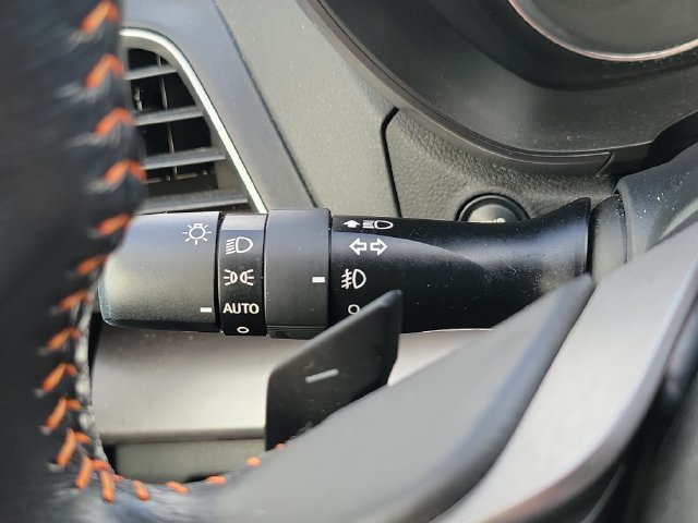 Used 2020 Subaru Crosstrek 2.0i Limited w/ Moonroof Package w/Navigation AWD/4WD image 17