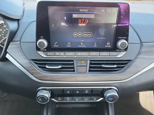 Used 2025 Nissan Altima 2.5 SV FWD image 22
